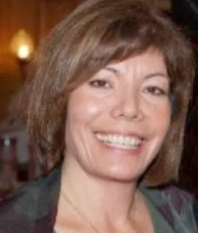 Lilia Arbona, President